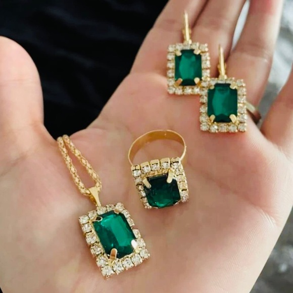 Emerald & Gold Queen's Treasures Necklace Earring & Ring Statement Jewel… - Picture 10 of 13